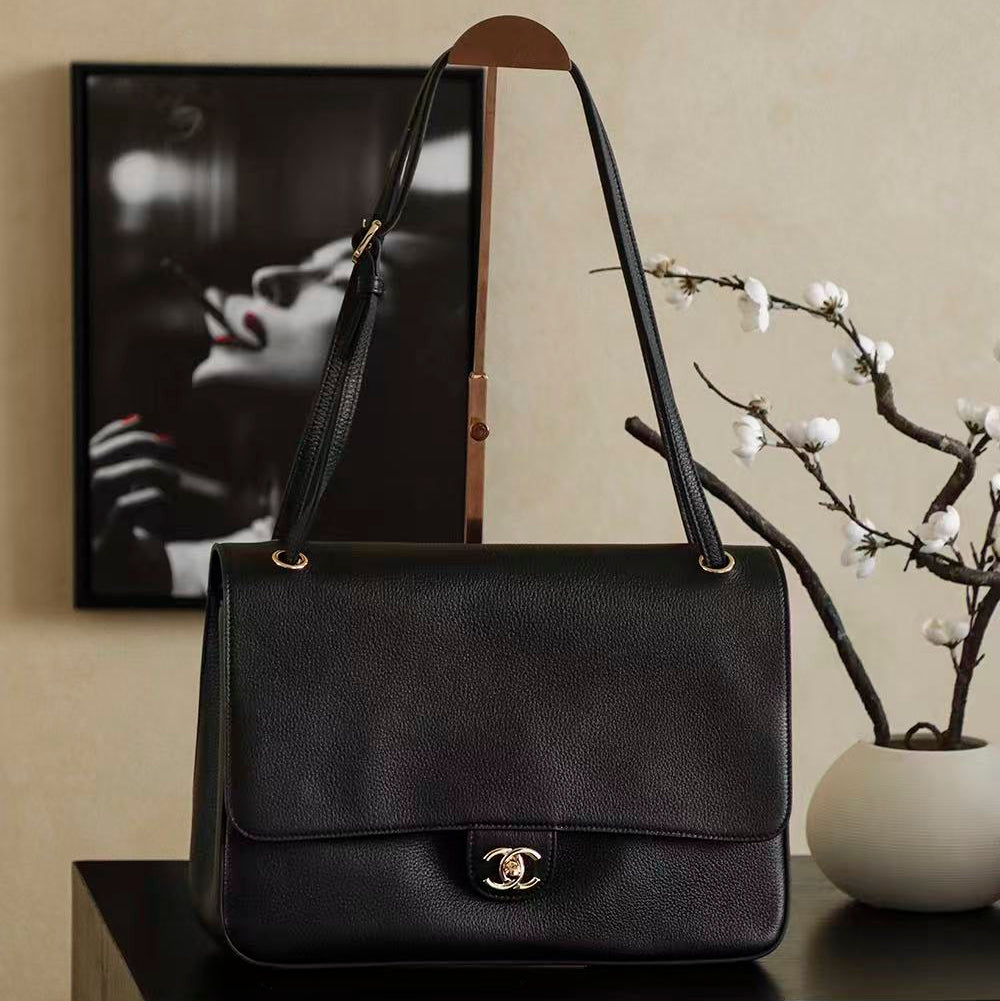 CHANEL MAXI FLAP BAG 33 IN BLACK GRAINED CALFSKIN