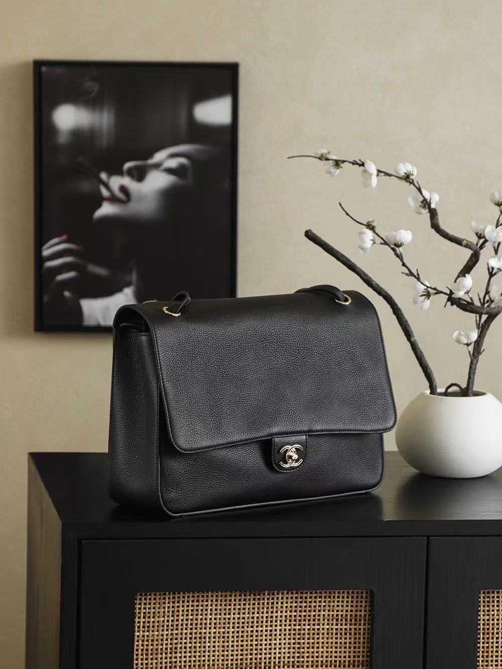 CHANEL MAXI FLAP BAG 33 IN BLACK GRAINED CALFSKIN