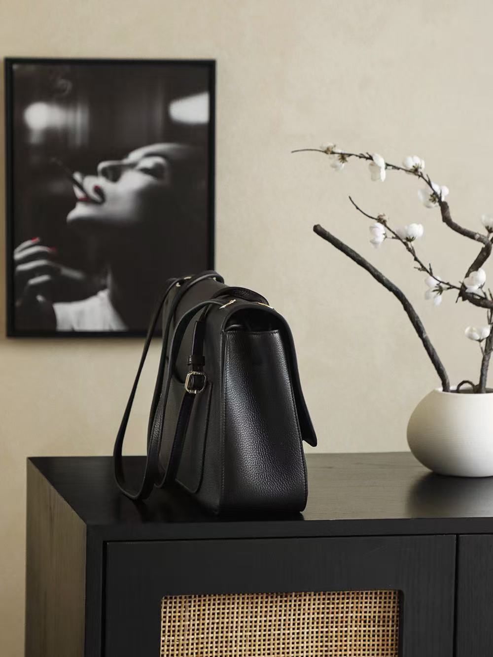 CHANEL MAXI FLAP BAG 33 IN BLACK GRAINED CALFSKIN
