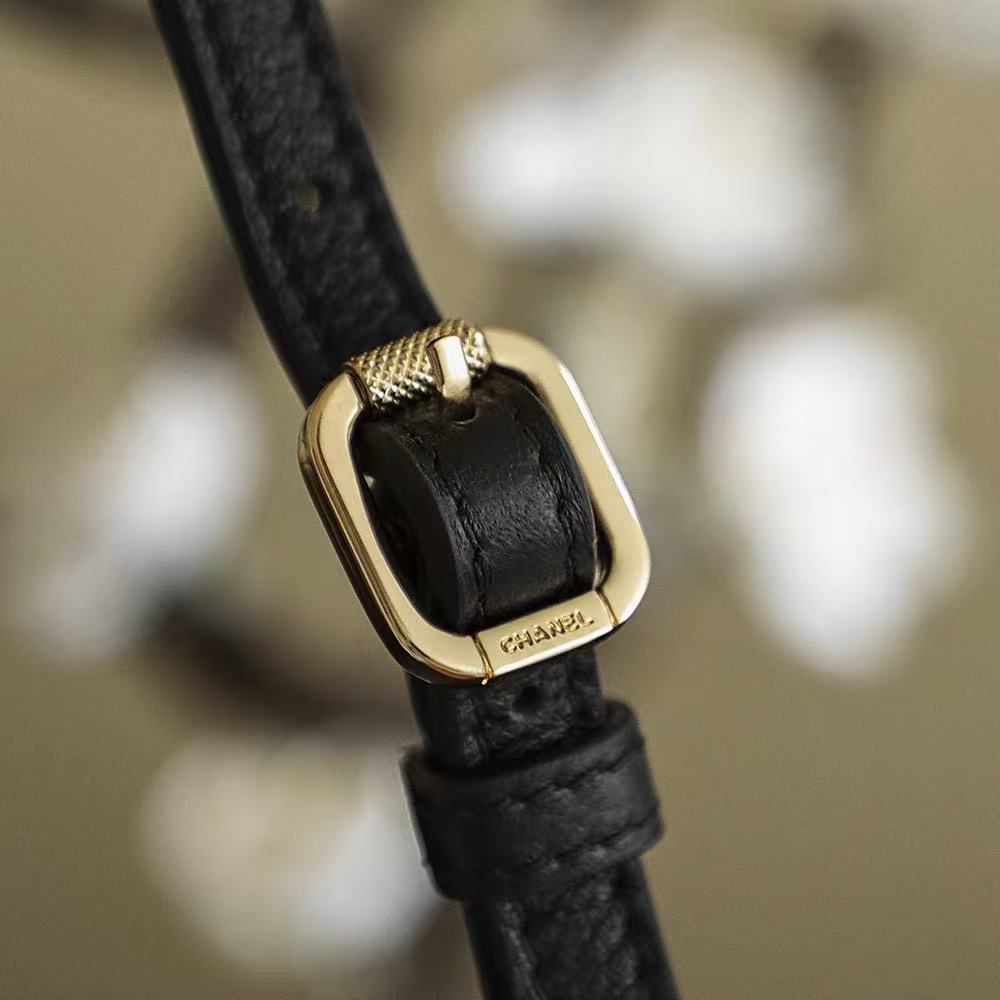 CHANEL MAXI FLAP BAG 33 IN BLACK GRAINED CALFSKIN