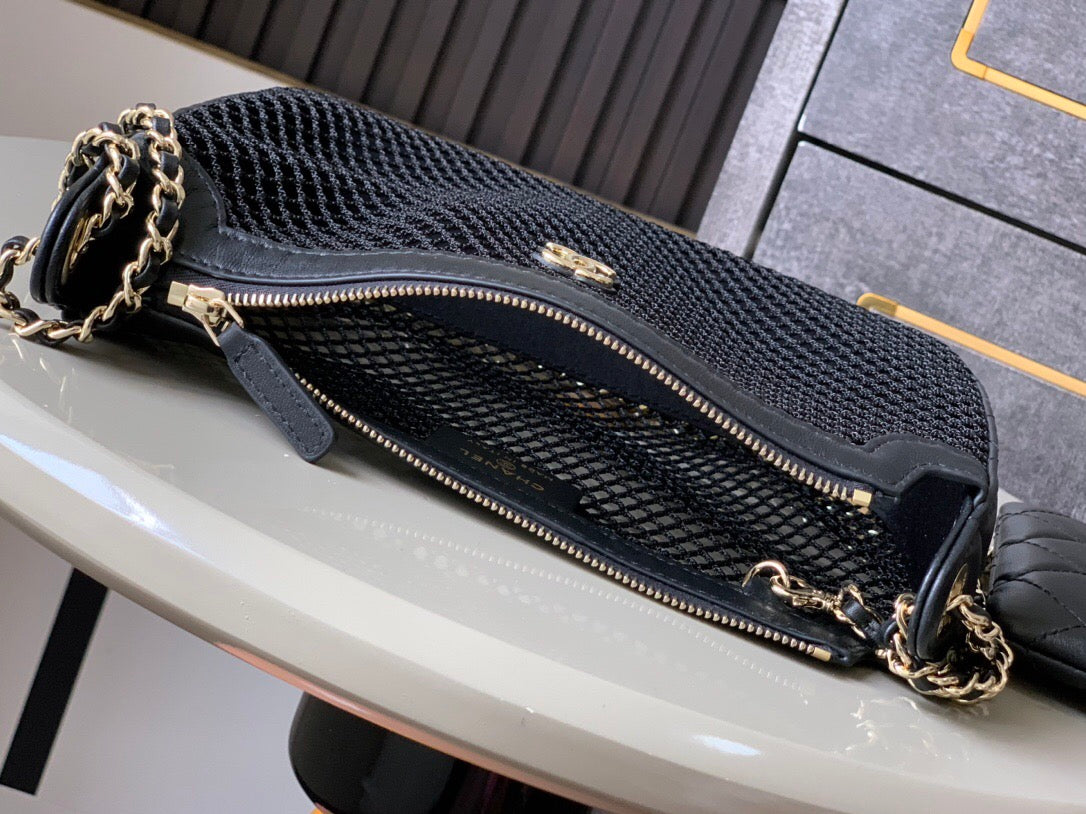 CHANEL CLUTCH WITH CHAIN 21 IN BLACK MESH