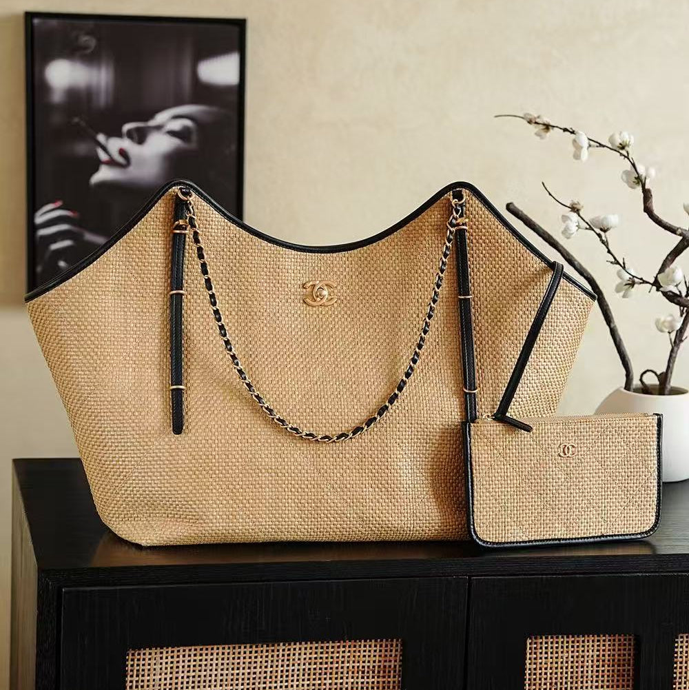 CHANEL MAXI SHOPPING BAG 47 IN BRAIDED RAFFIA GOLD HARDWARE