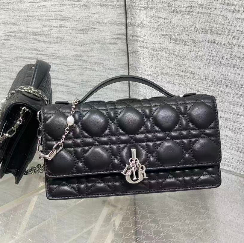 DIOR 26S LADY DIOR BAG 21 IN BLACK CALFSKIN