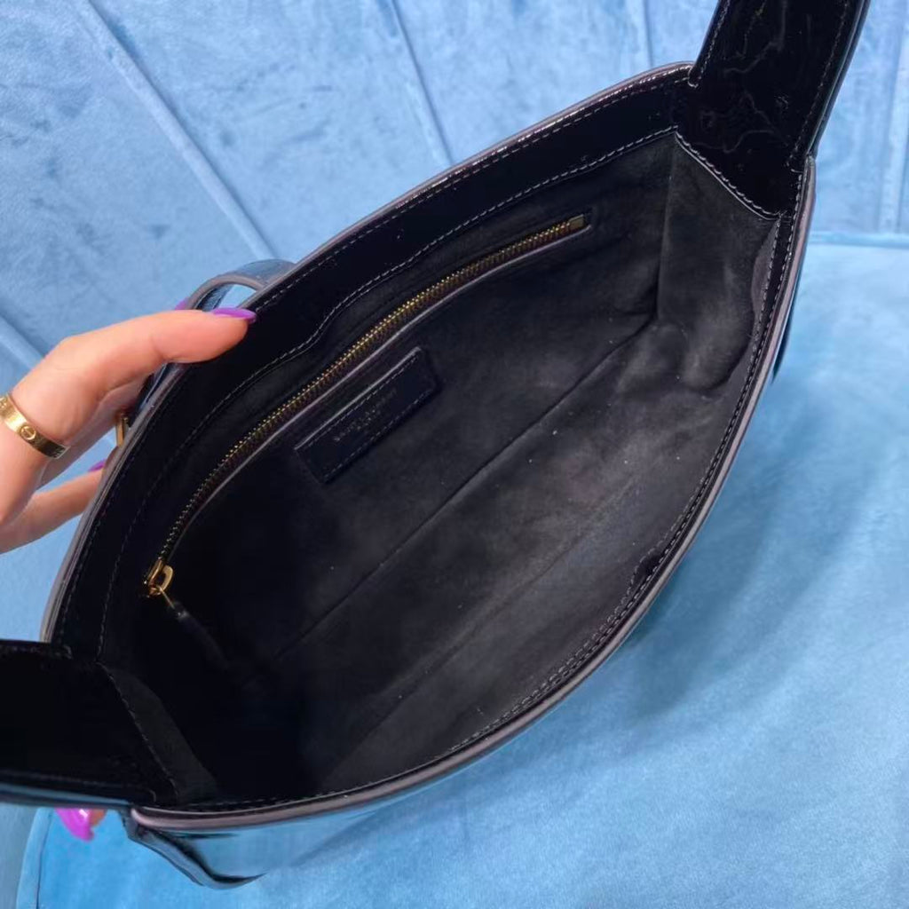 YSL SHOULDER BAG 25 IN BLACK CALFSKIN GOLD HARDWARE