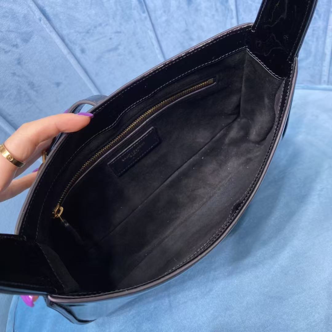 YSL SHOULDER BAG 25 IN BLACK CALFSKIN GOLD HARDWARE