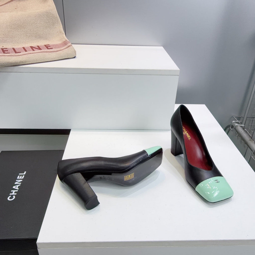 CHANEL SQUARE TOE SLINGBACK SHOES 90MM IN BLACK MIX GREEN CALFSKIN WITH LOGO
