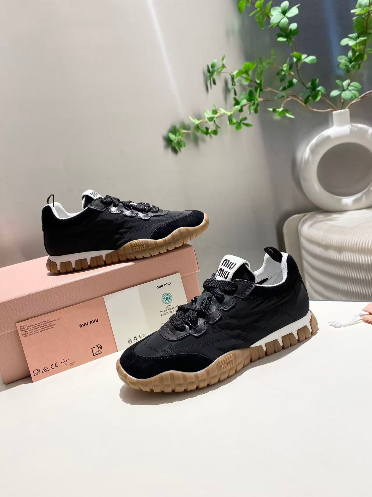 MIUMIU 26S SNEAKERS IN IVORY BLACK FABRIC AND SUEDE