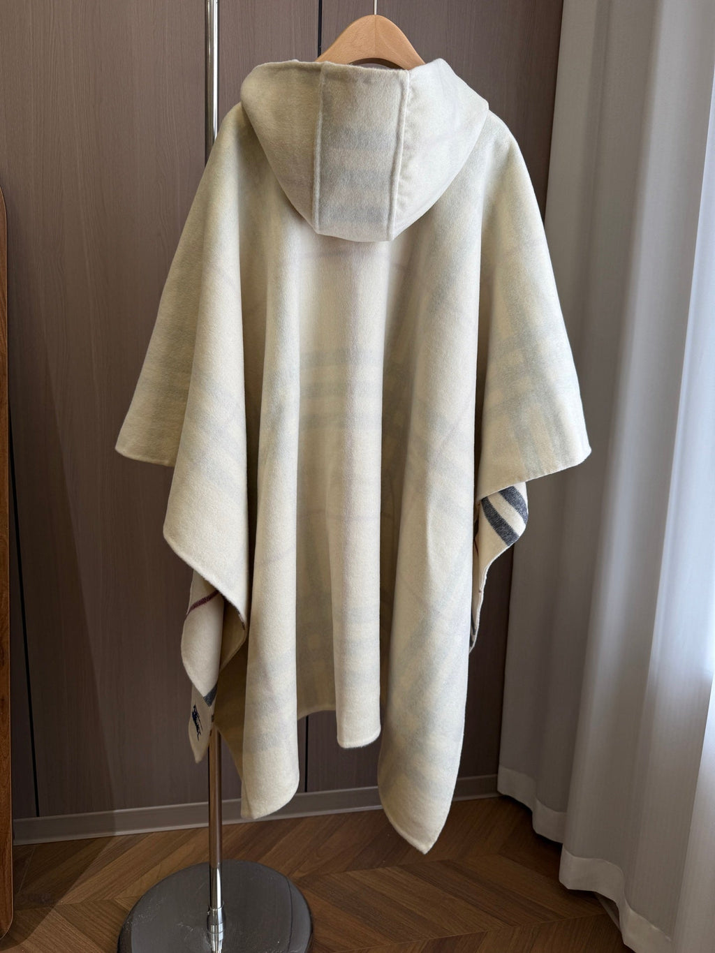 BURBERRY 26S DOUBLE-FACED REVERSIBLE CHECK HOODED CAPE IN BEIGE