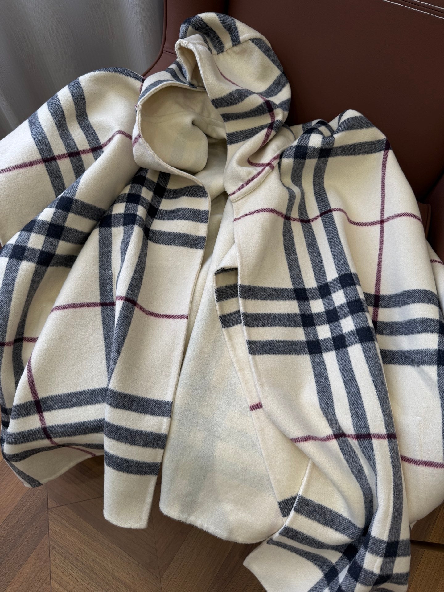 BURBERRY 26S DOUBLE-FACED REVERSIBLE CHECK HOODED CAPE IN BEIGE