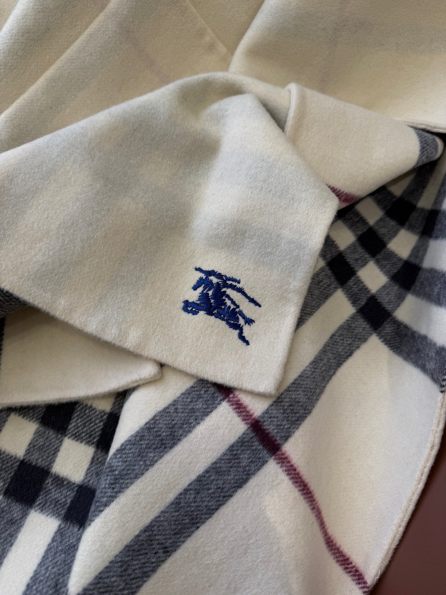 BURBERRY 26S DOUBLE-FACED REVERSIBLE CHECK HOODED CAPE IN BEIGE