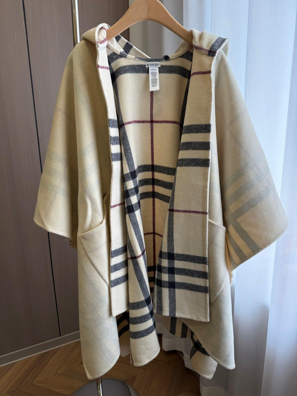 BURBERRY 26S DOUBLE-FACED REVERSIBLE CHECK HOODED CAPE IN BEIGE
