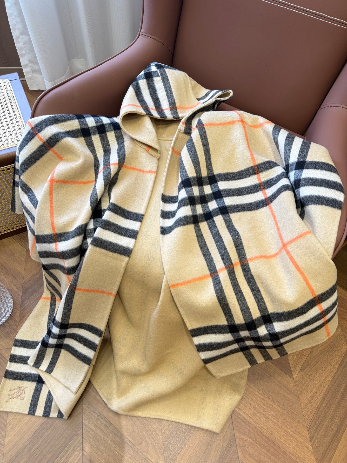 BURBERRY 26S DOUBLE-FACED REVERSIBLE CHECK HOODED CAPE IN BEIGE