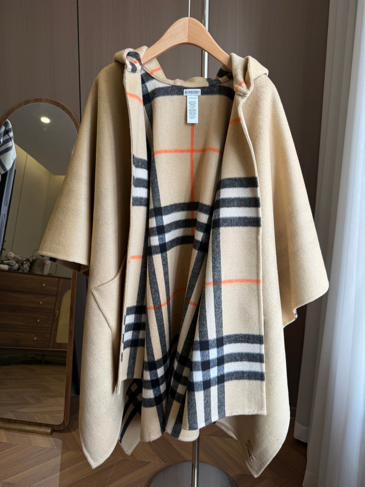 BURBERRY 26S DOUBLE-FACED REVERSIBLE CHECK HOODED CAPE IN BEIGE