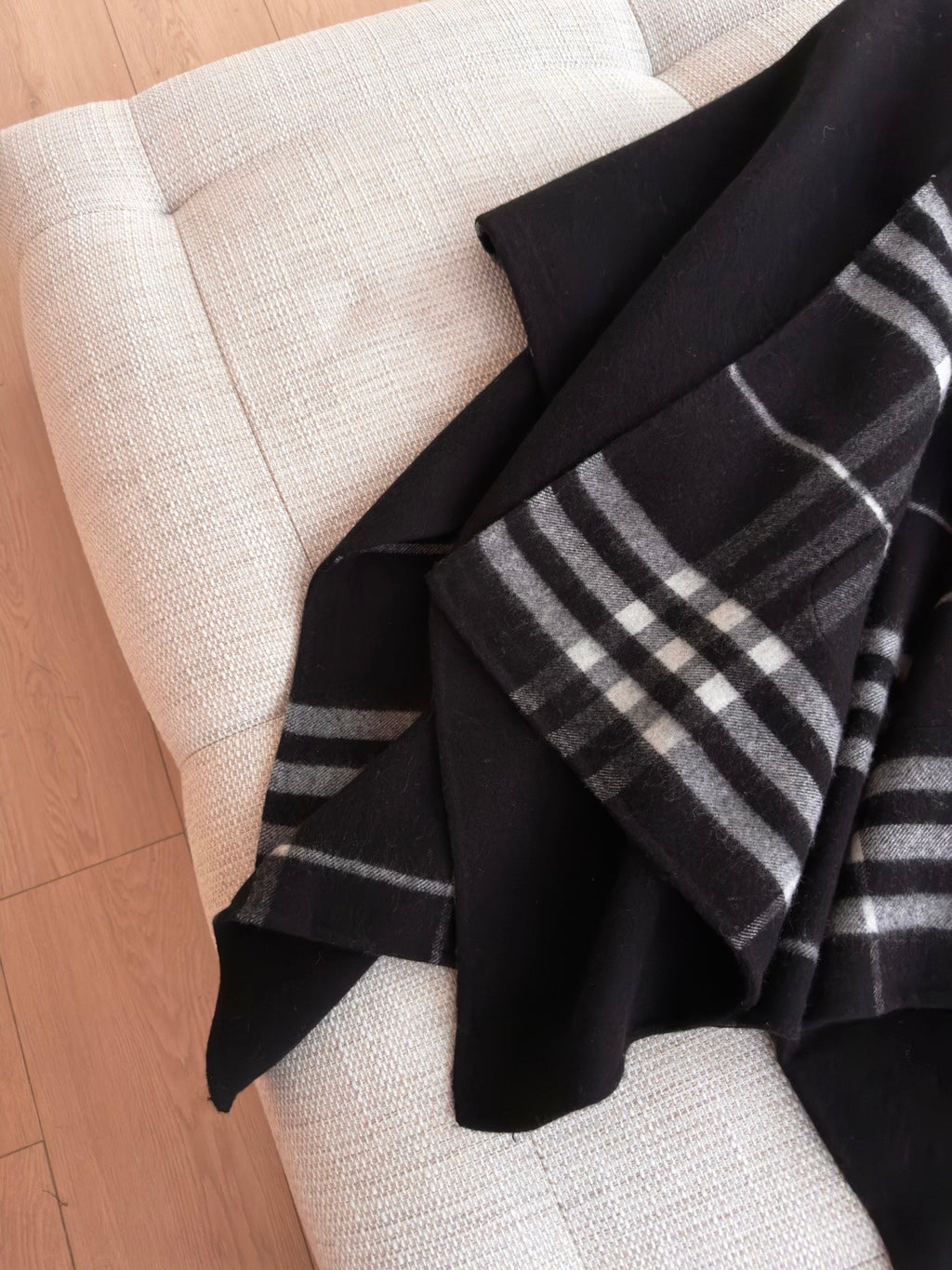 BURBERRY 26S DOUBLE-FACED REVERSIBLE CHECK HOODED CAPE IN BLACK