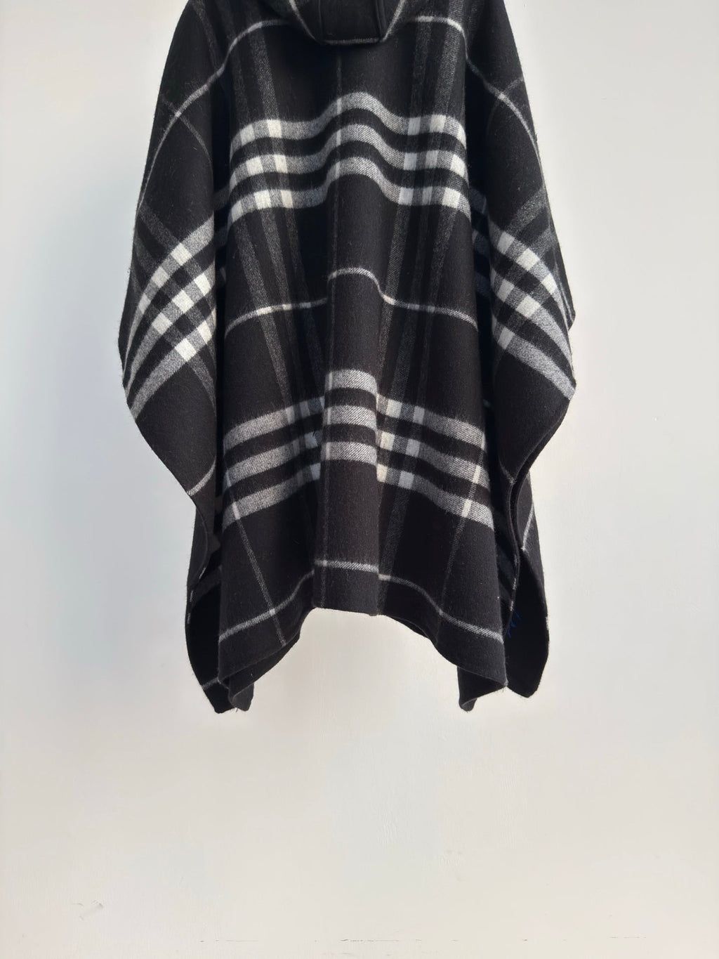 BURBERRY 26S DOUBLE-FACED REVERSIBLE CHECK HOODED CAPE IN BLACK