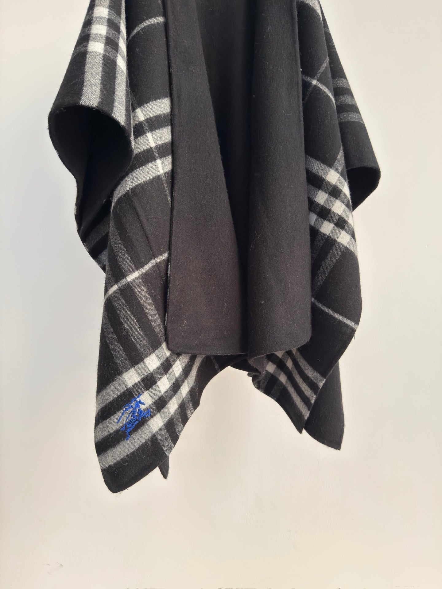 BURBERRY 26S DOUBLE-FACED REVERSIBLE CHECK HOODED CAPE IN BLACK