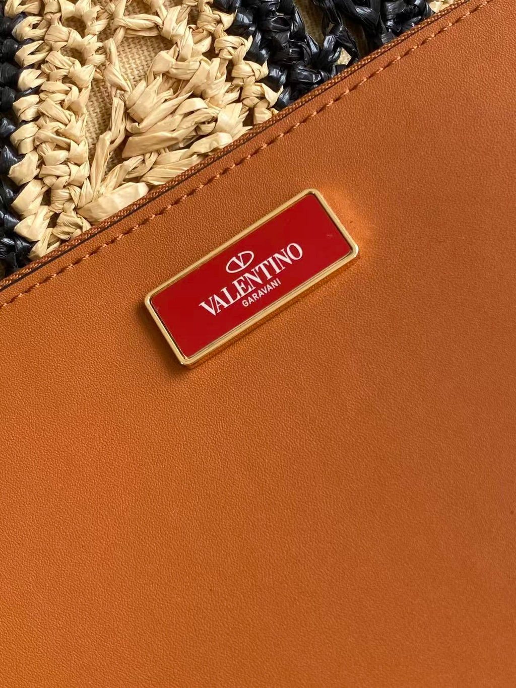 VALENTINO GARAVANI  VLOGO SIGNATURE MEDIUM 35 IN NATURAL AND BLACK RAFFIA