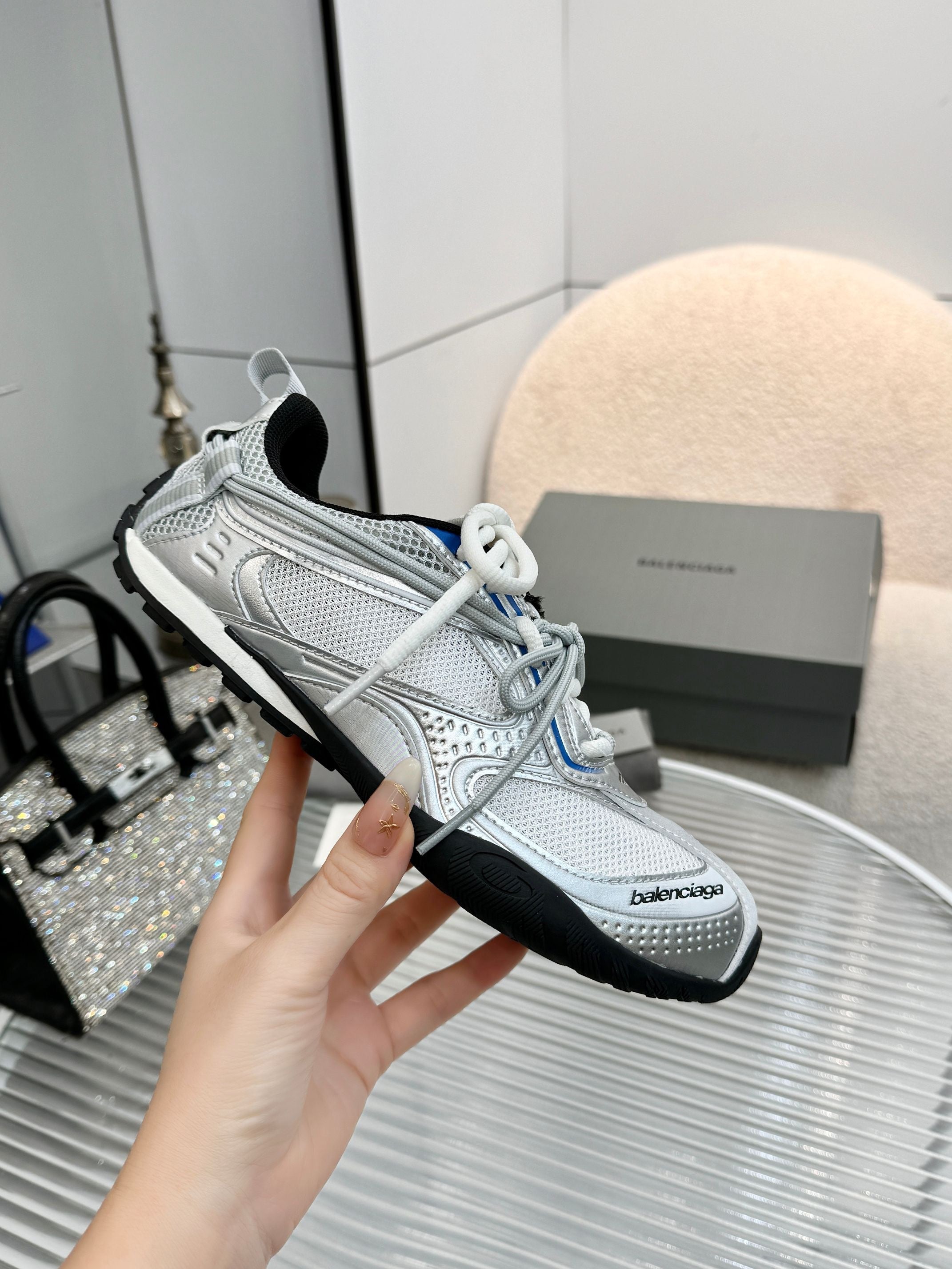 BALENCIAGA 26S RADAR GRADIENT LINES SNEAKER IN SILVER MELATIC