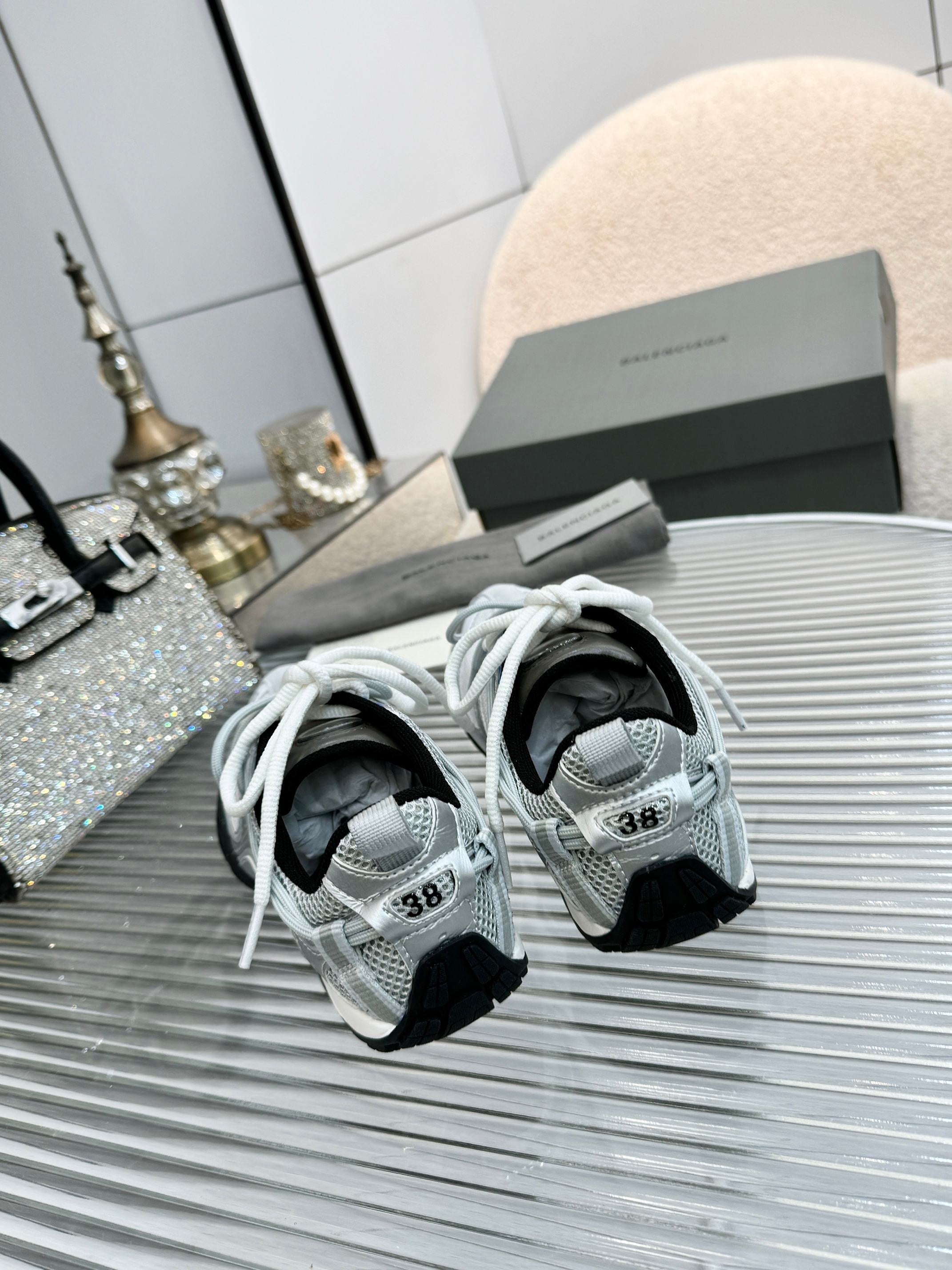 BALENCIAGA 26S RADAR GRADIENT LINES SNEAKER IN SILVER MELATIC