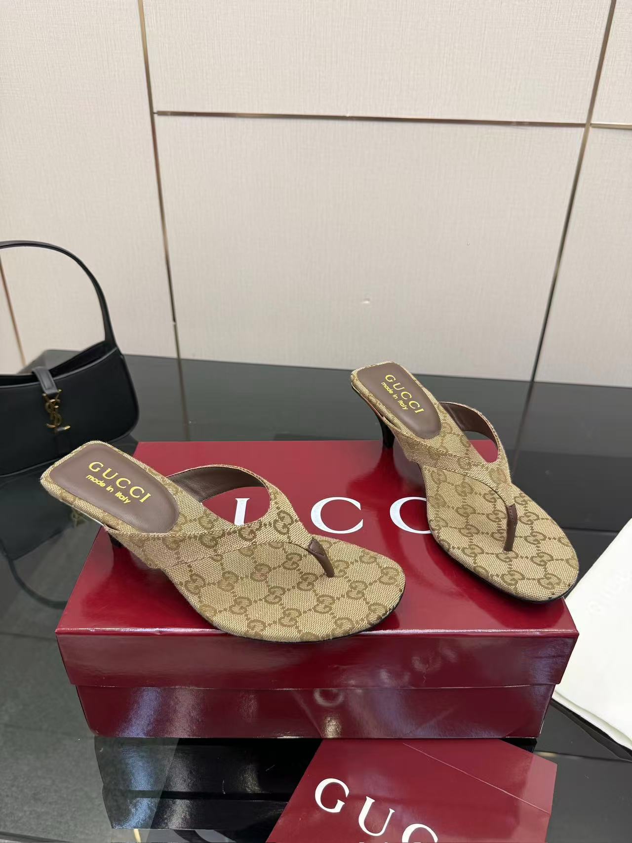 GG 26S VITTORIA THONG SANDAL IN BROWN AND BEIGE CANVAS