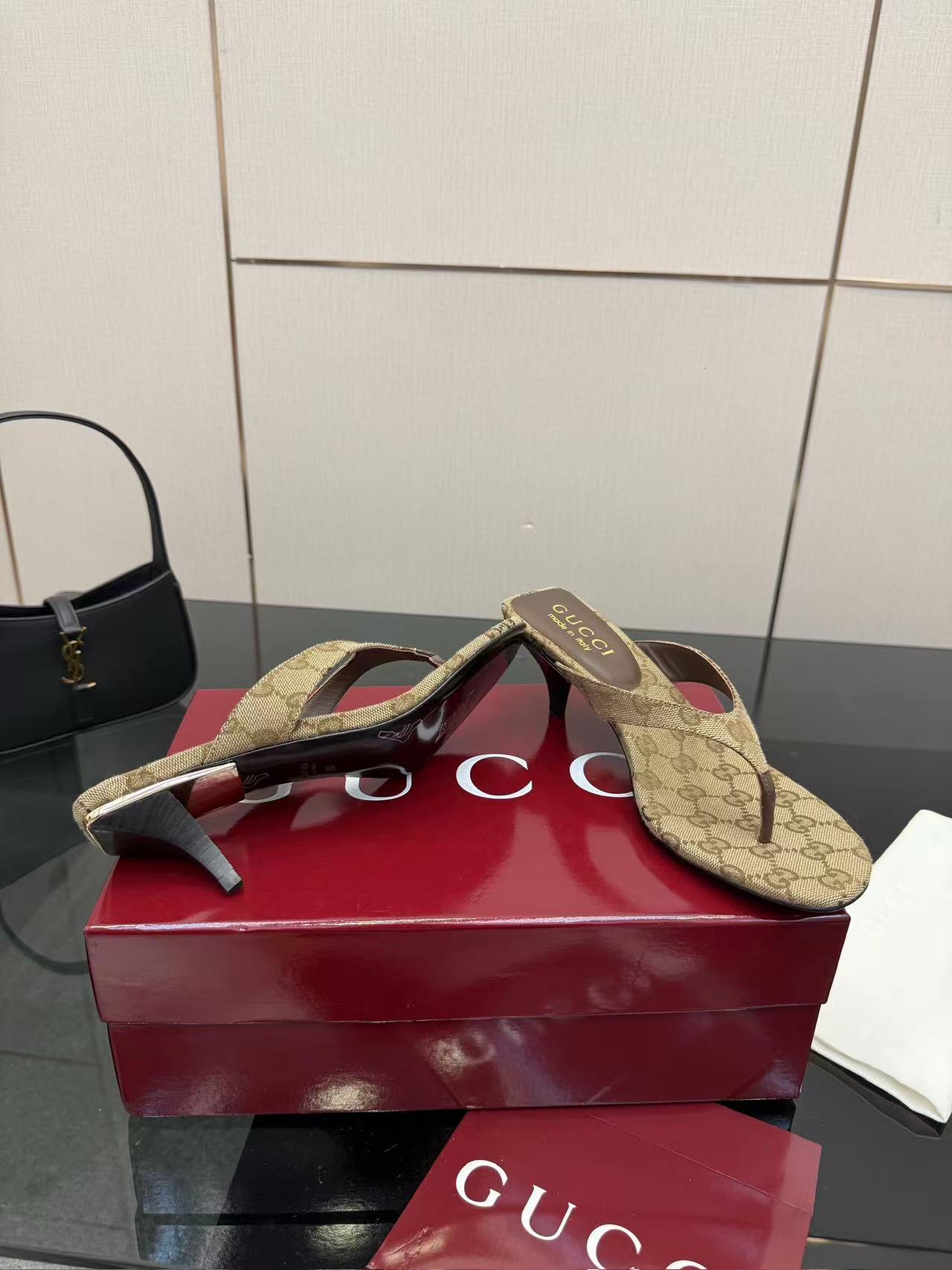 GG 26S VITTORIA THONG SANDAL IN BROWN AND BEIGE CANVAS