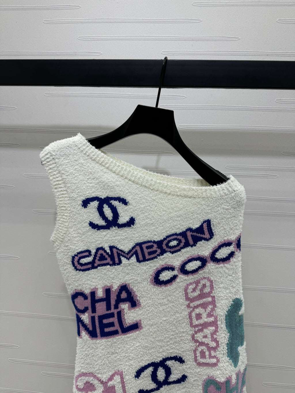 CHANEL 26S ASYMMETRICAL OFF-SHOULDER KNIT TOP