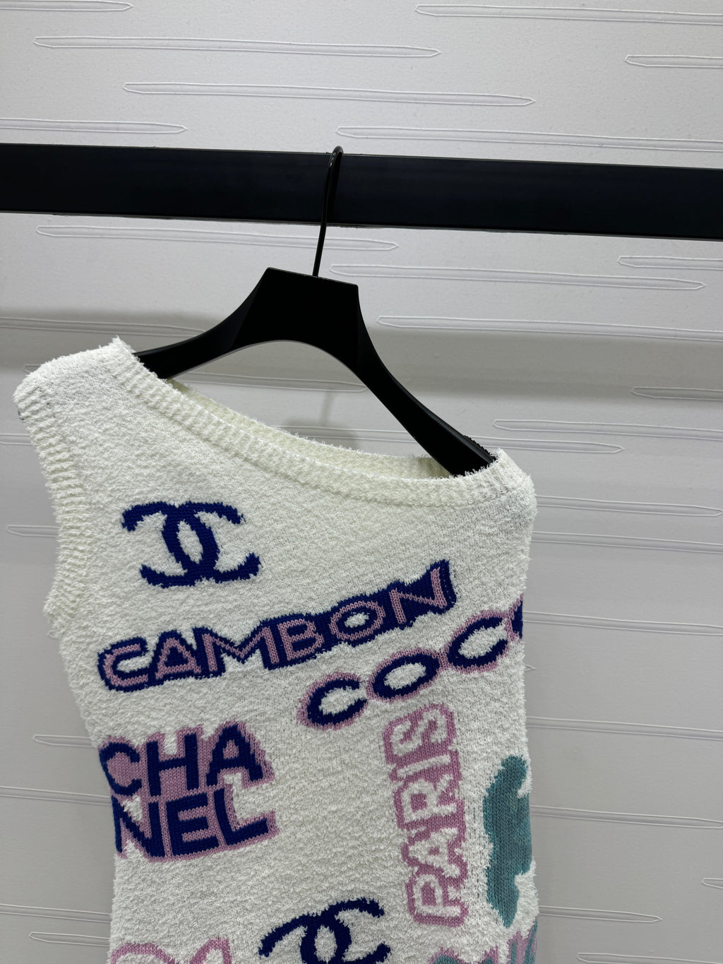 CHANEL 26S ASYMMETRICAL OFF-SHOULDER KNIT TOP