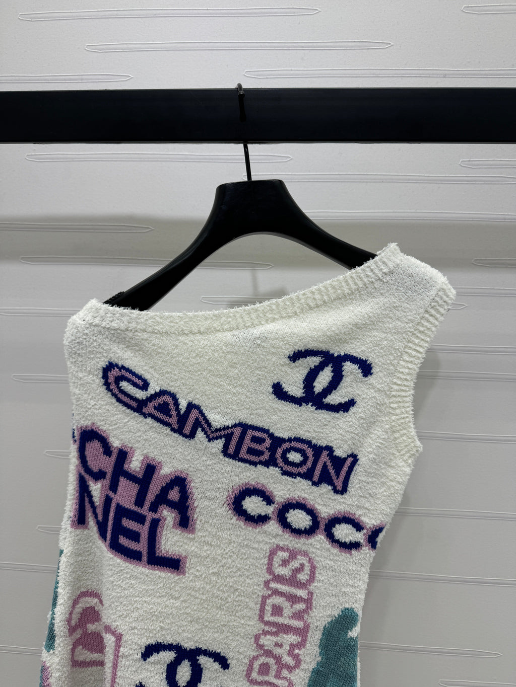CHANEL 26S ASYMMETRICAL OFF-SHOULDER KNIT TOP