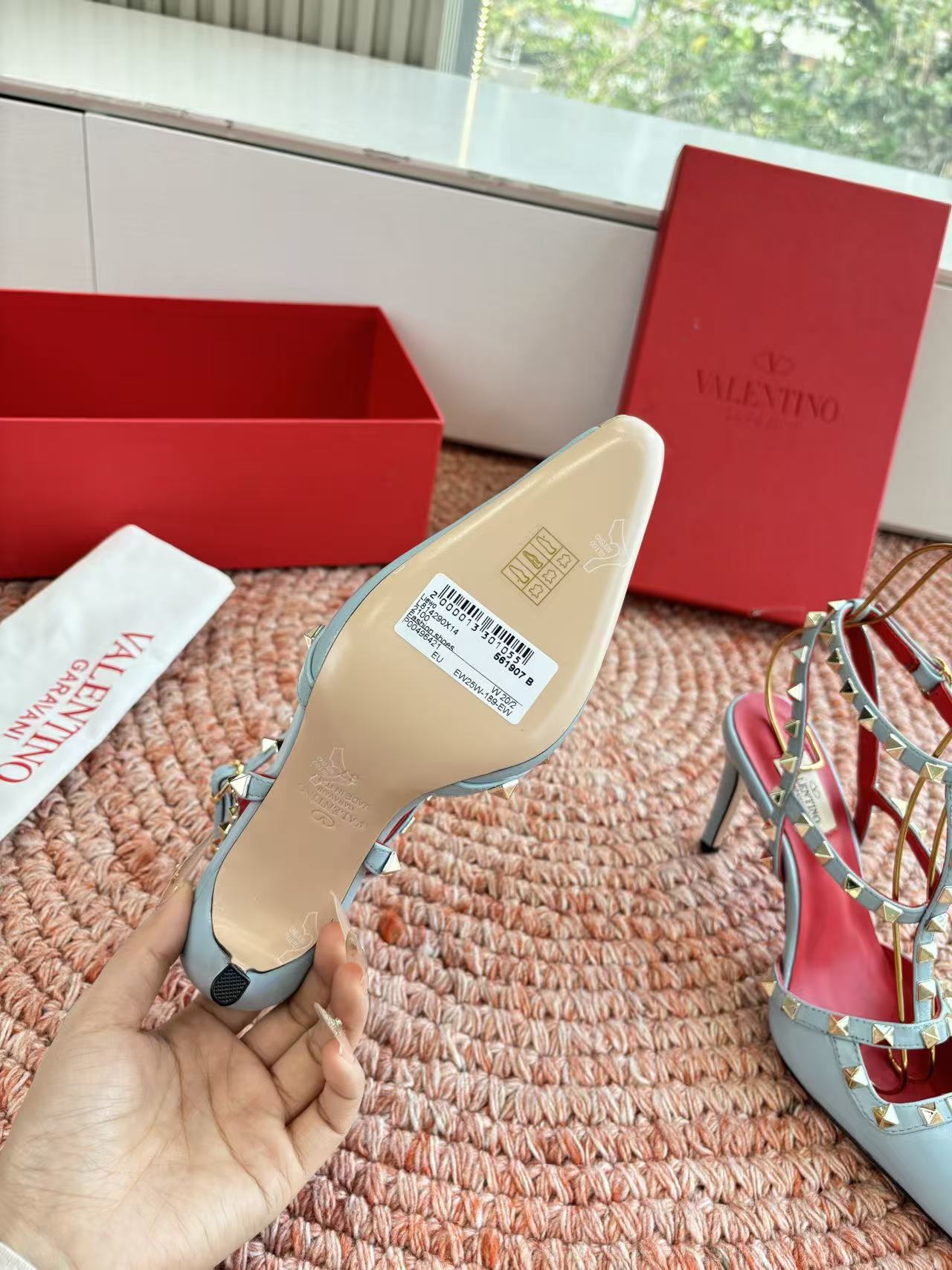 VALENTINO 26S OCKSTUD HEELS IN MINT GREEN CALFSKIN