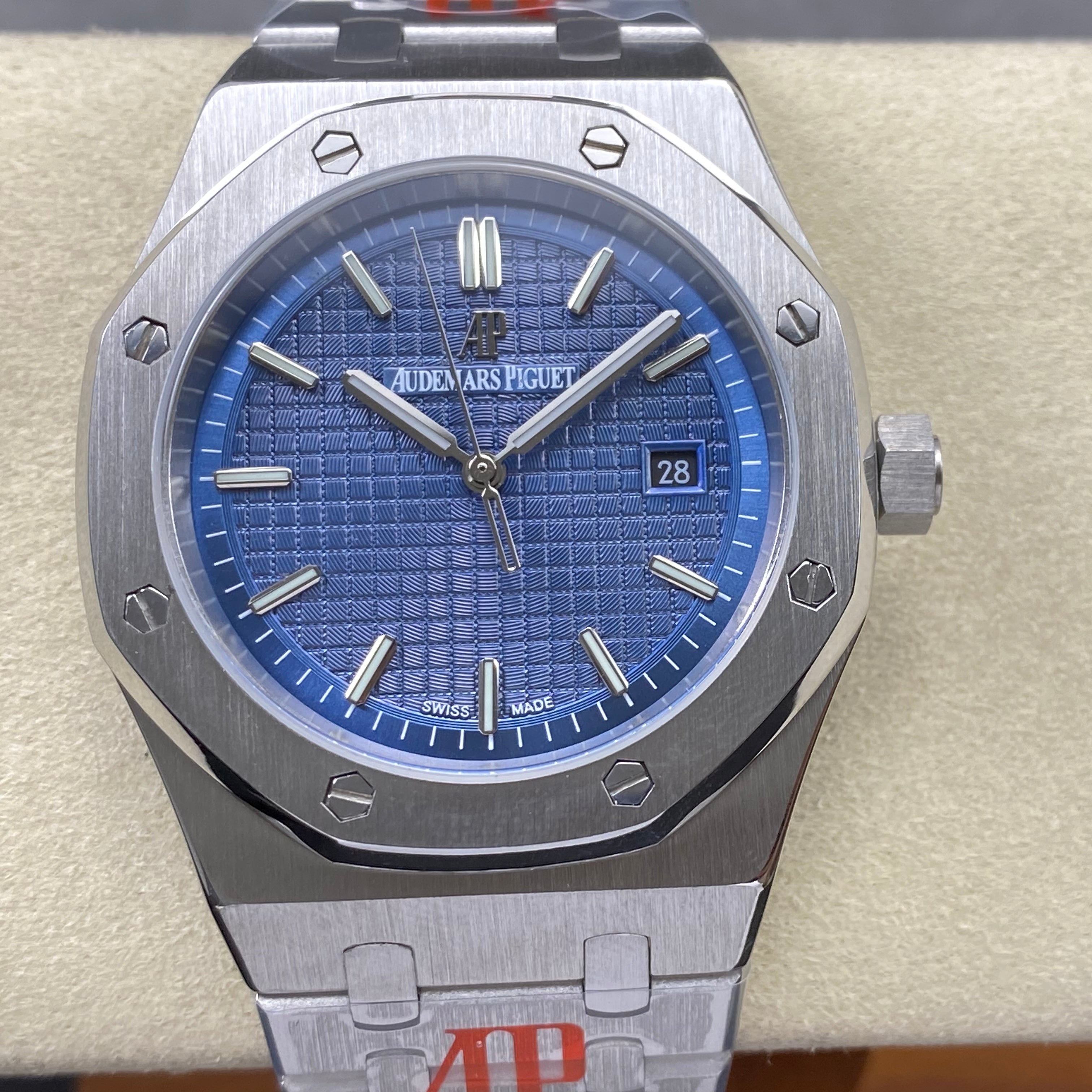 AUDEMARS PIGUET ROYAL OAK BLUE DIAL STAINLESS STELL 41MM