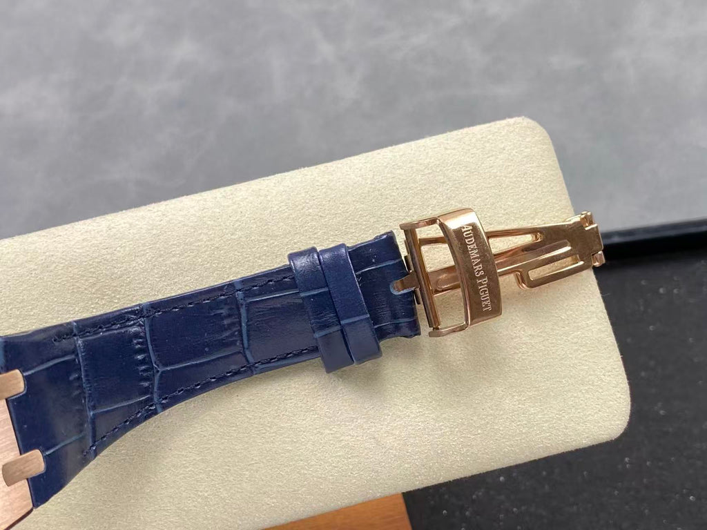 AUDEMARS PIGUET ROYAL OAK SELFWINDINGBLUE DIAL