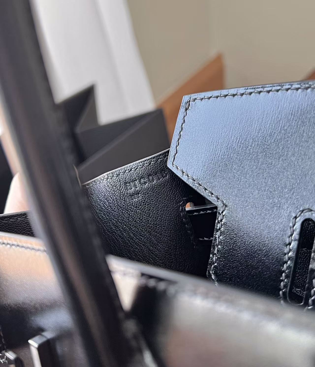 HM 26S BIRKIN BAG 30 IN BLACK CALFSKIN SILVER BUCKLE 14526