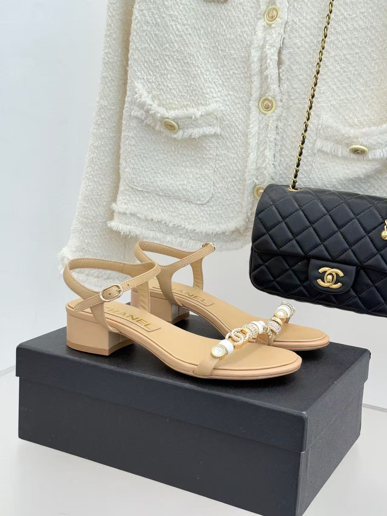 CHANEL 26S SANDAL IN BEIGE CALFSKIN STRAP WITH CHARMS