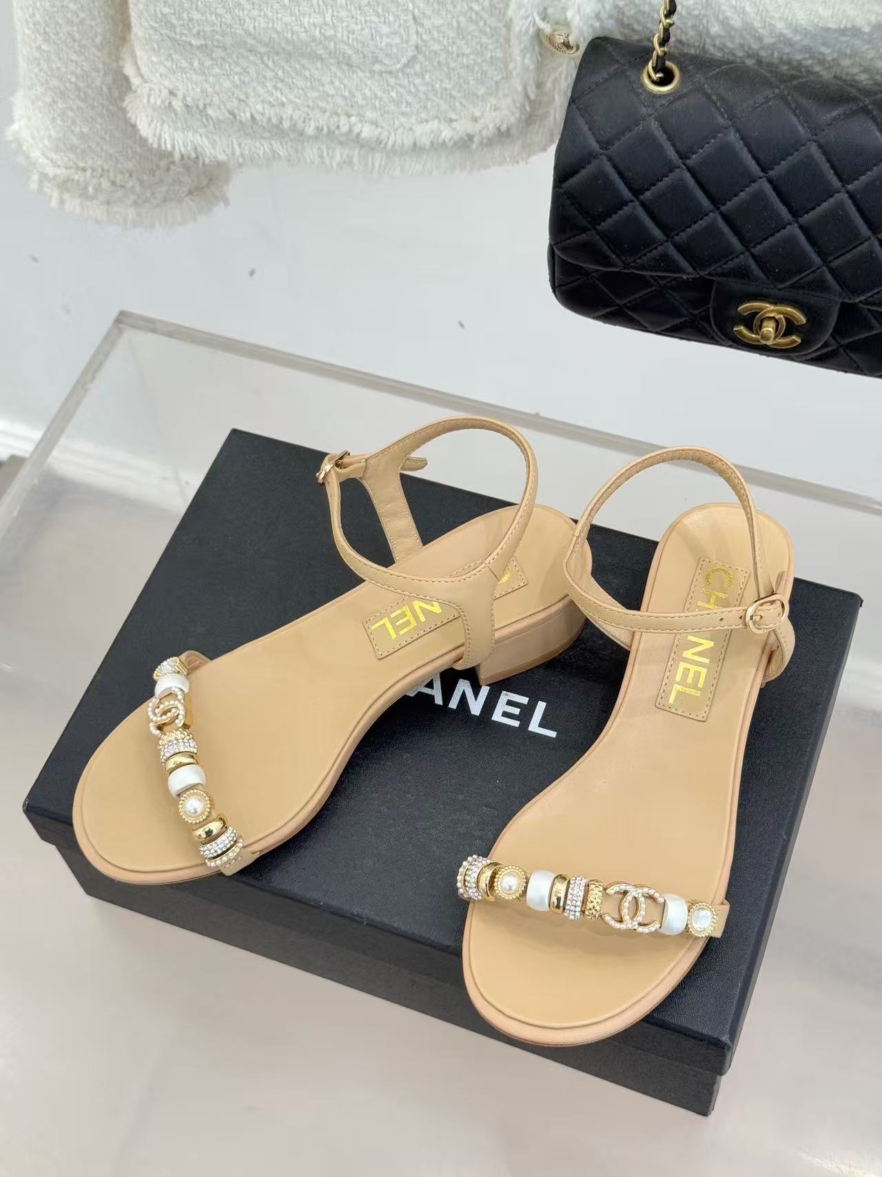 CHANEL 26S SANDAL IN BEIGE CALFSKIN STRAP WITH CHARMS