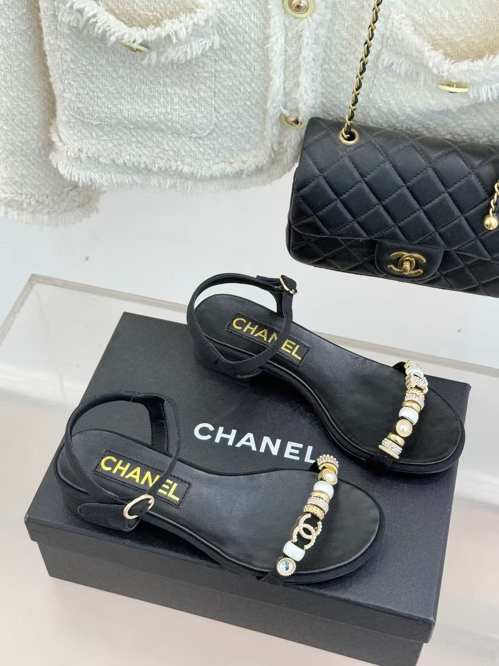 CHANEL 26S SANDAL IN BLACK CALFSKIN STRAP WITH CHARMS