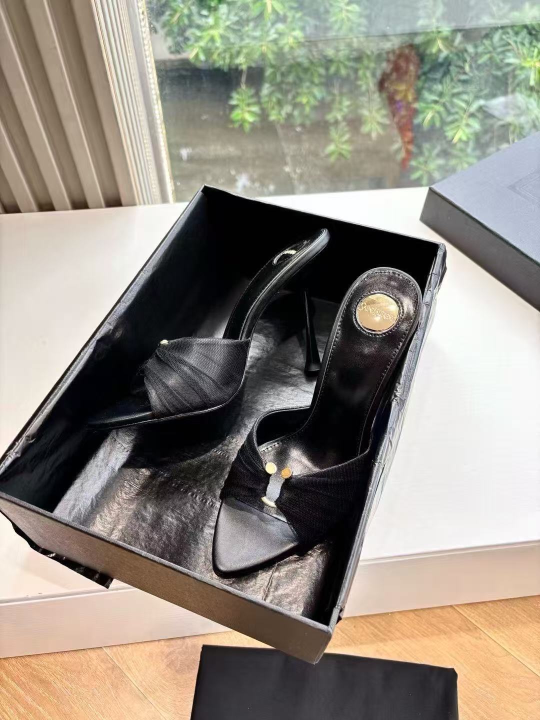 YSL HIGH HEEL 26S 100 MM IN BLACK LAMBSKIN