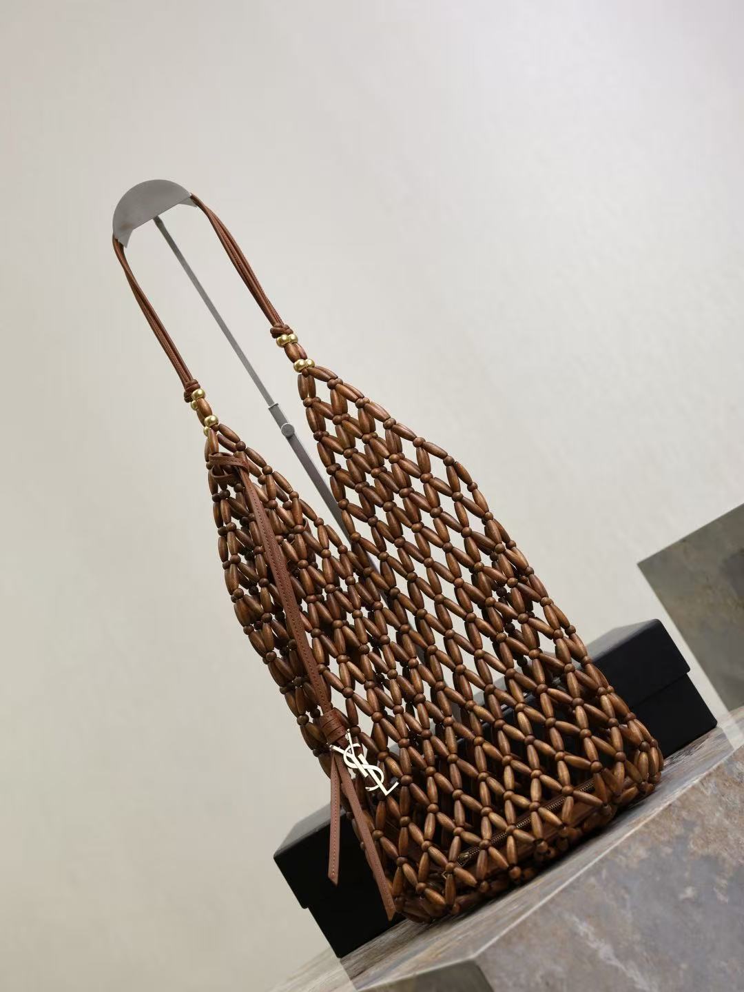 YSL 26S SUPPLE BUCKET IN WOOL BEADS