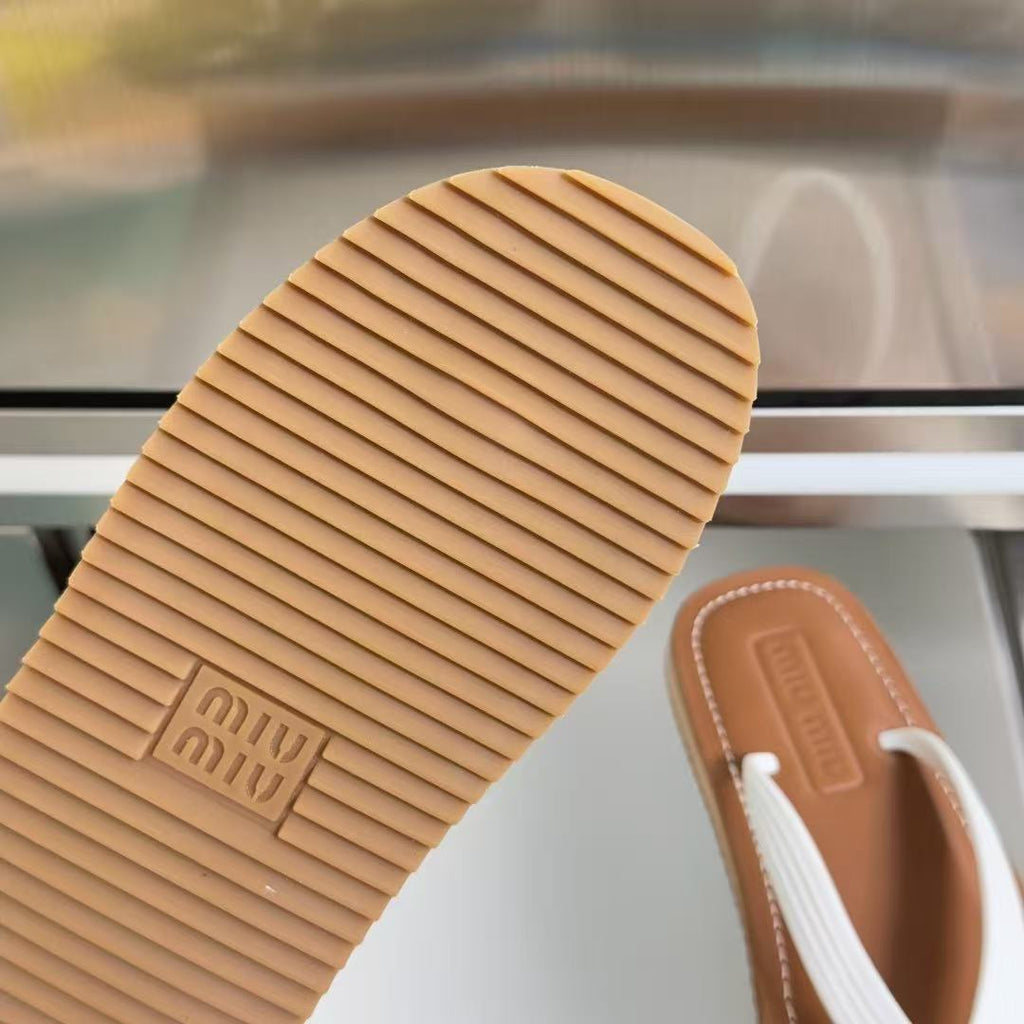 MIUMIU 26S THONG SANDAL IN DARK BROWN AND WHITE 18526