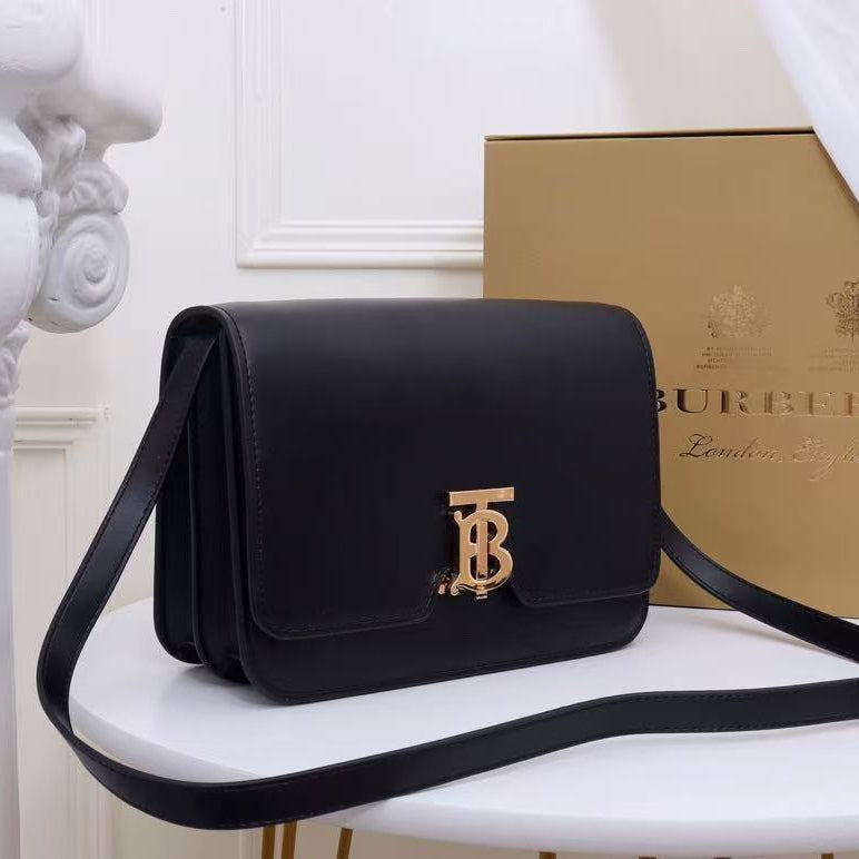 BURBERRY MEDIUM FLAP BAG IN BLACK SMOOTH CALFSKIN
