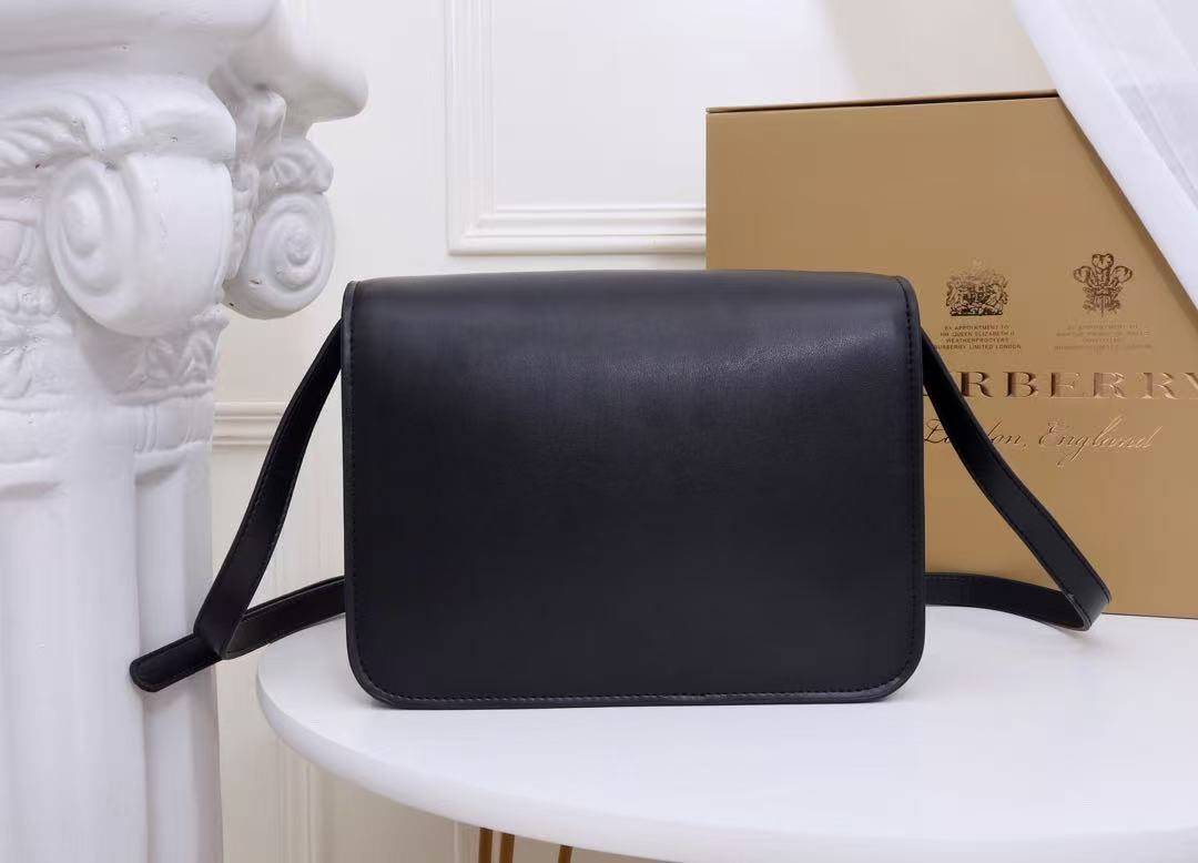 BURBERRY MEDIUM FLAP BAG IN BLACK SMOOTH CALFSKIN