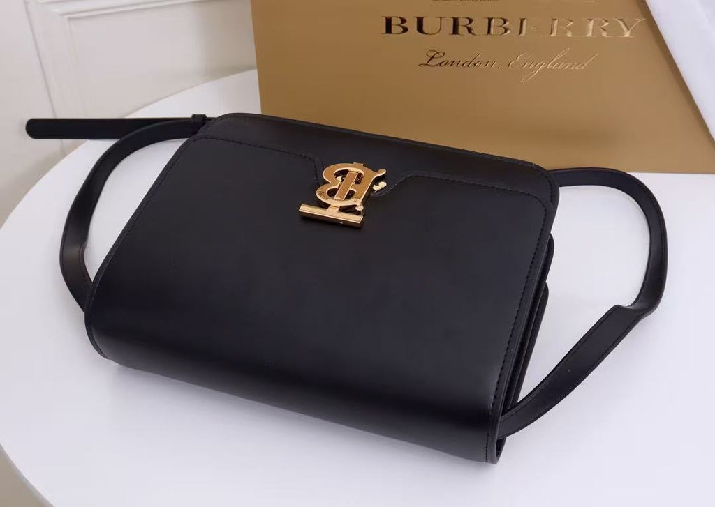 BURBERRY MEDIUM FLAP BAG IN BLACK SMOOTH CALFSKIN