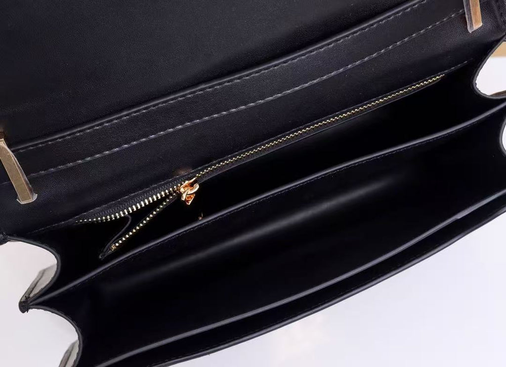 BURBERRY MEDIUM FLAP BAG IN BLACK SMOOTH CALFSKIN