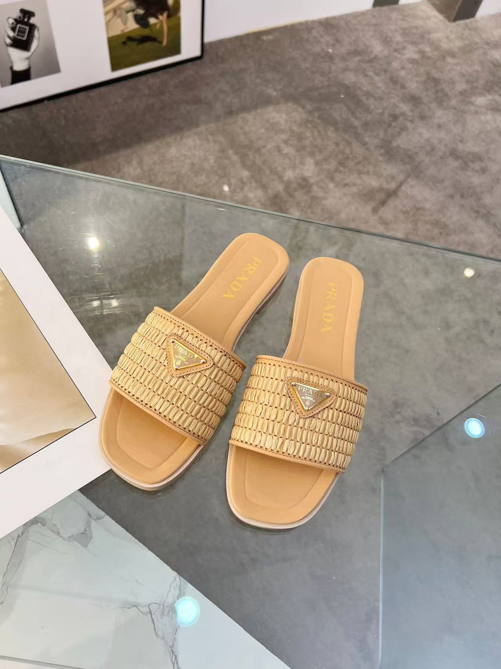 PRADA 26S SLIDE SANDALS IN NATURAL RAFFIA LEATHER TRIMMED