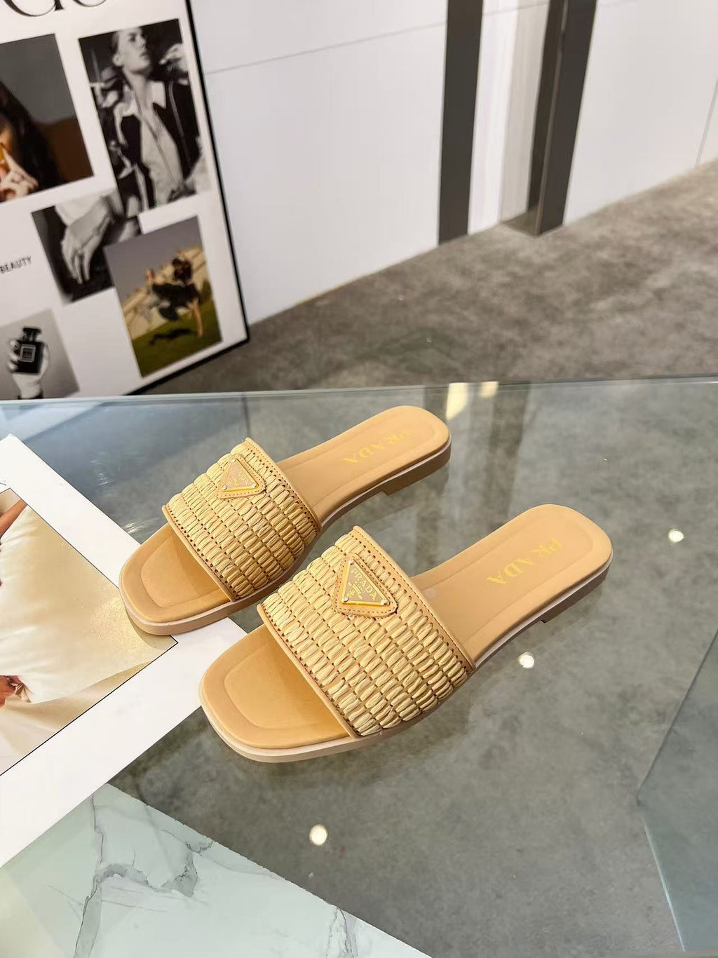 PRADA 26S SLIDE SANDALS IN NATURAL RAFFIA LEATHER TRIMMED