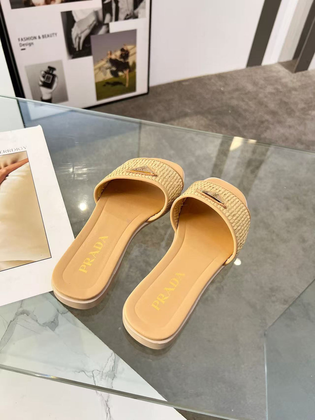 PRADA 26S SLIDE SANDALS IN NATURAL RAFFIA LEATHER TRIMMED