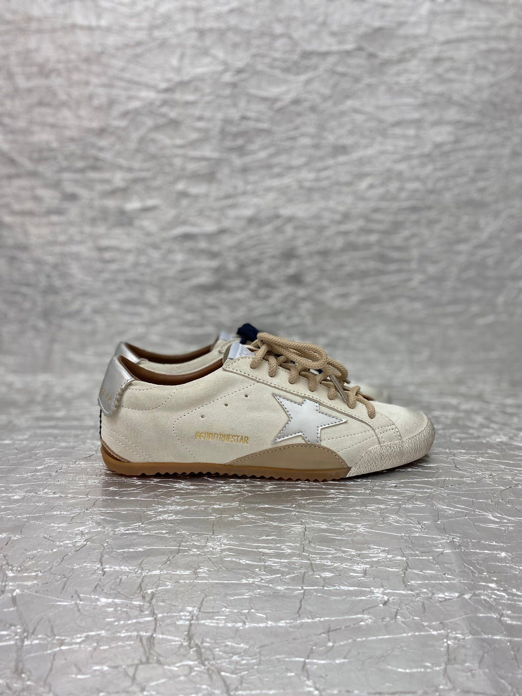 GOLDEN GOOSE SNEAKERS IN LIGHT GRAY SUEDE WITH SILVER METALLIC STAR