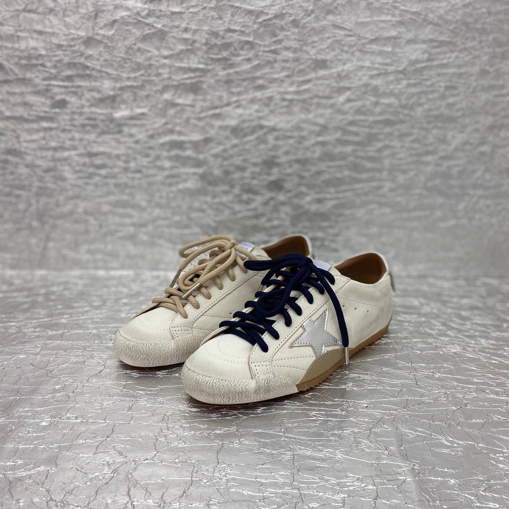 GOLDEN GOOSE SNEAKERS IN LIGHT GRAY SUEDE WITH SILVER METALLIC STAR