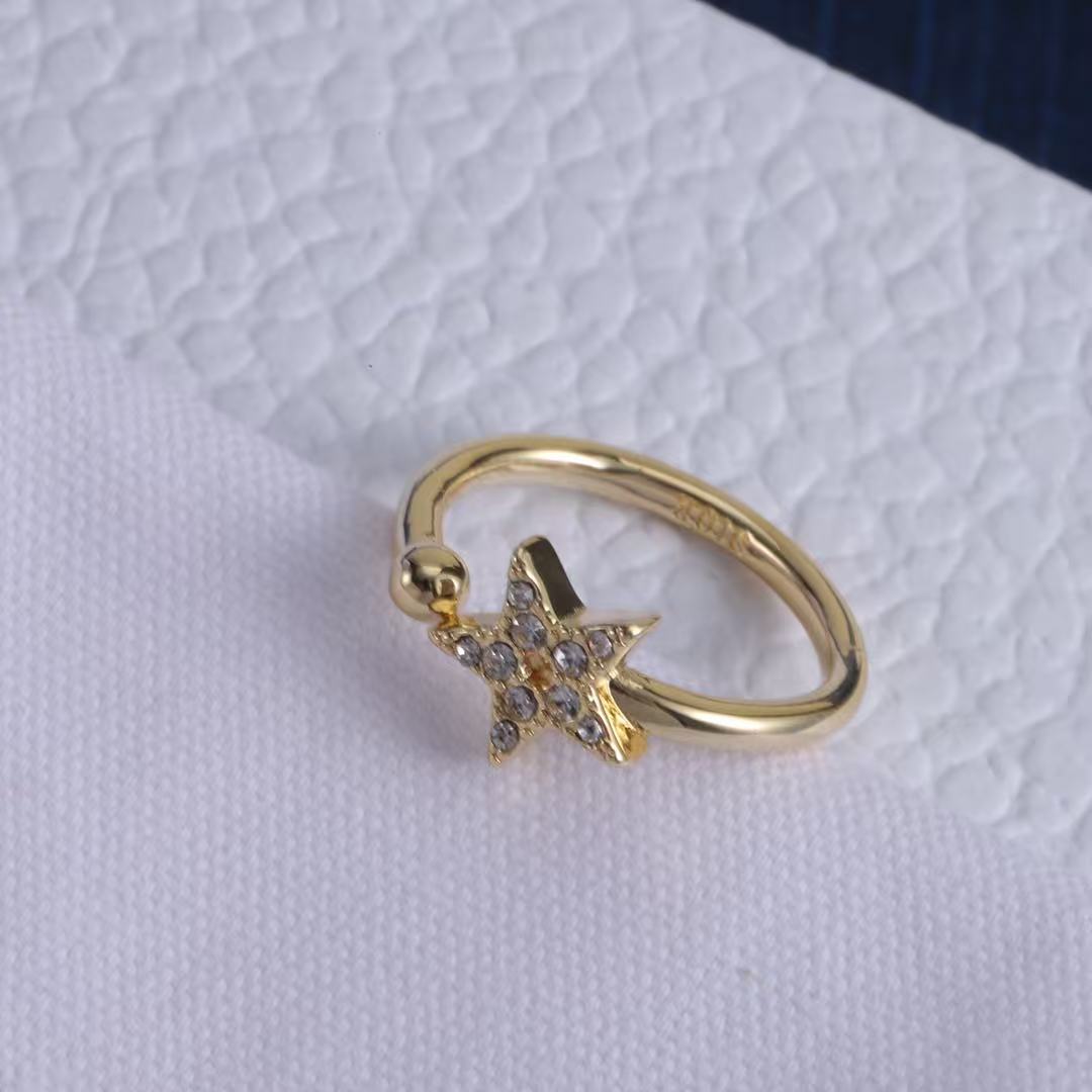 CD LUCKY CHARM RING SET IN METAL WITH SILVER