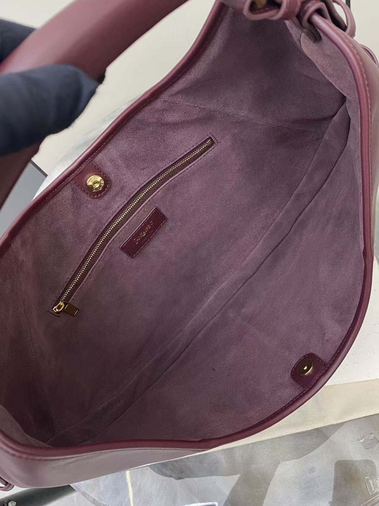 YSL 26S MOMBASA HOBO BAG MEDIUM IN BURGUNDY CALFSKIN