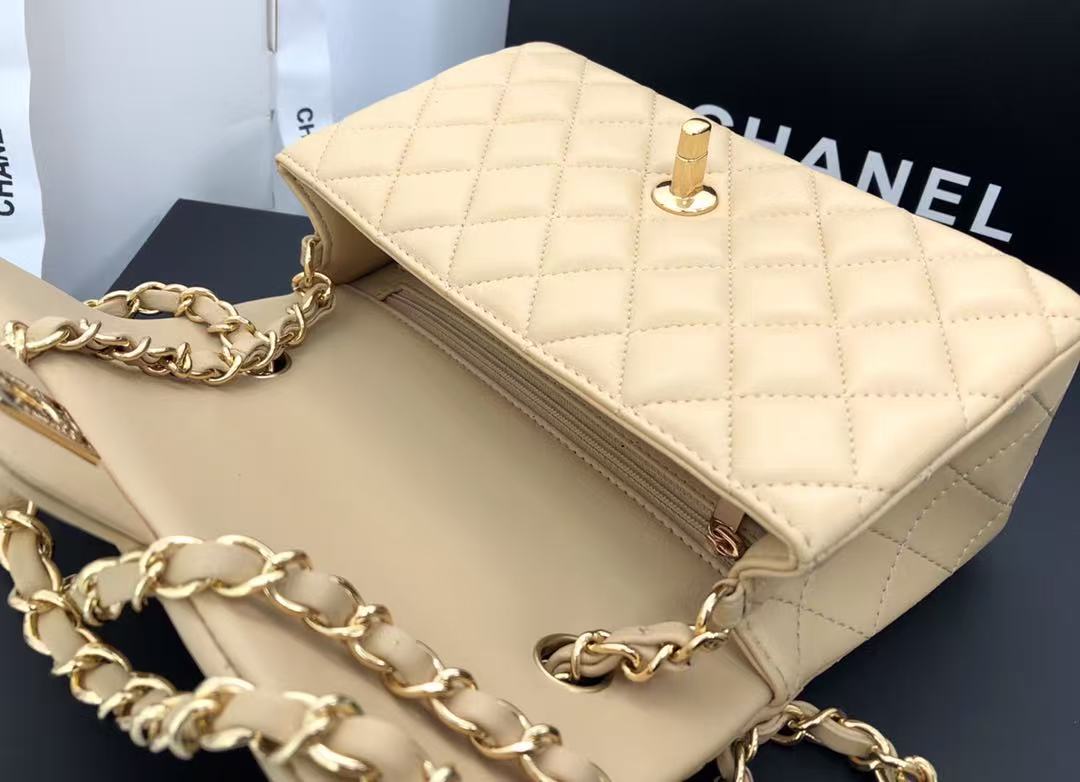 CHANEL 25S FLAP BAG 20 CM IN BEIGE LAMBSKIN GOLD HARDWARE 23526